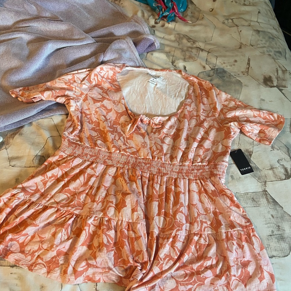 Torrid Coral and White Floral Blouse